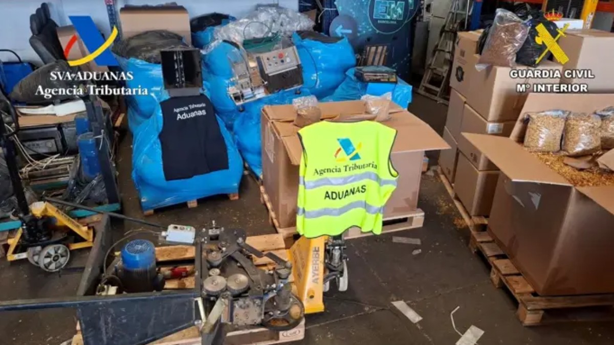 Intervenidos 1.600 kilos de picadura de tabaco de contrabando en una nave de Sanlúcar la Mayor