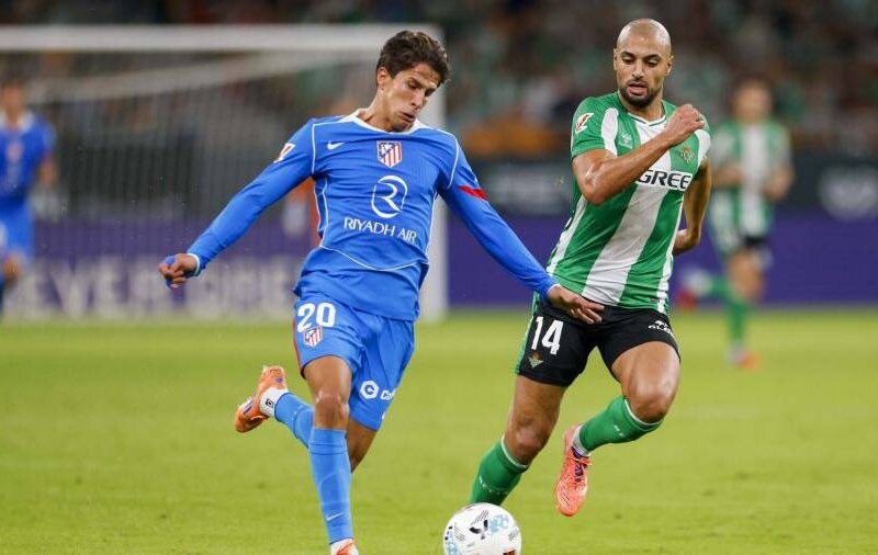 Amrabat y Giuliano en el Betis - Atlético de Madrid - LaLiga