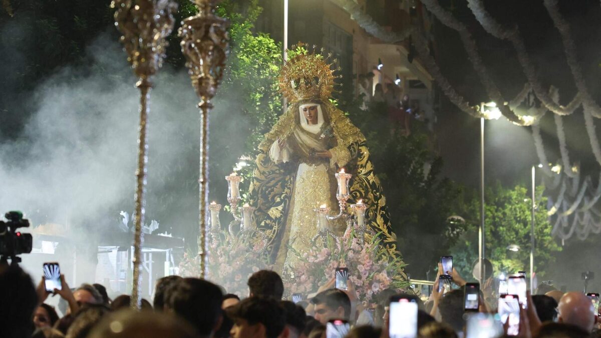 La Esperanza de Triana se trasladó a San Jacinto este miércoles - Lorena Martín Calvillo