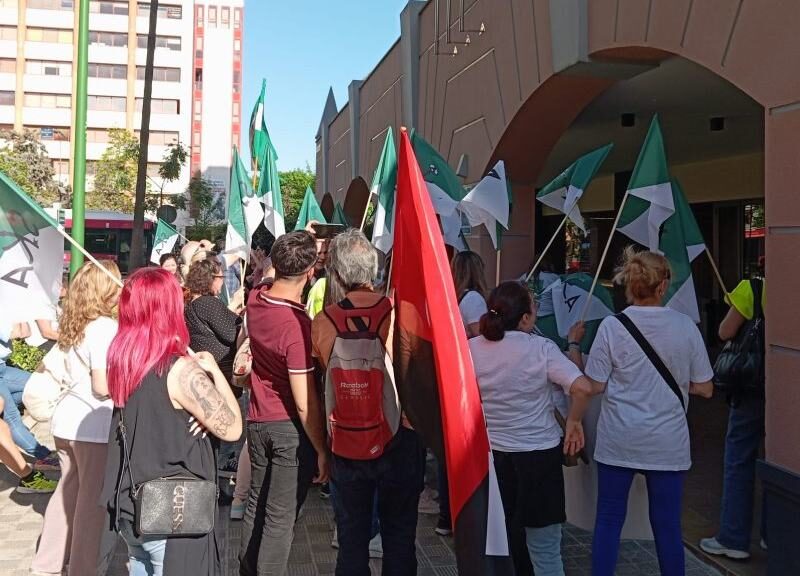 Manifestación de las Kellys de Andalucía junto al Hotel Vértice