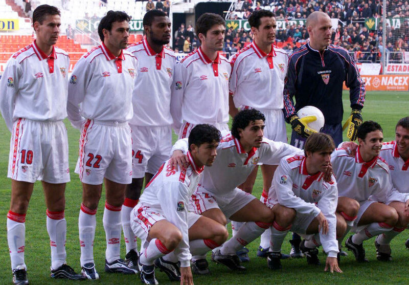El portero Frode Olsen antes de un partido con el Sevilla FC