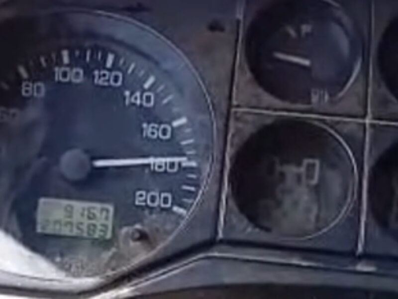 Fragmento del vídeo que se graba el vecino de Constantina conduciendo a 180 km/h