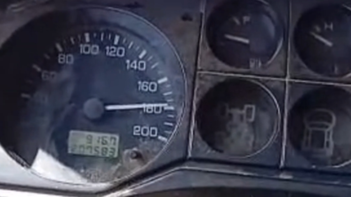 Fragmento del vídeo que se graba el vecino de Constantina conduciendo a 180 km/h