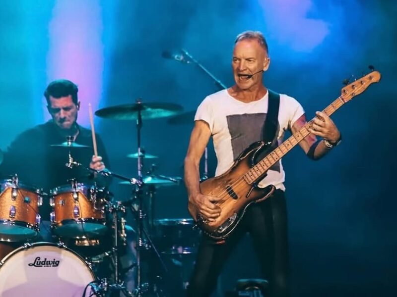 Sting durante uno de sus conciertos