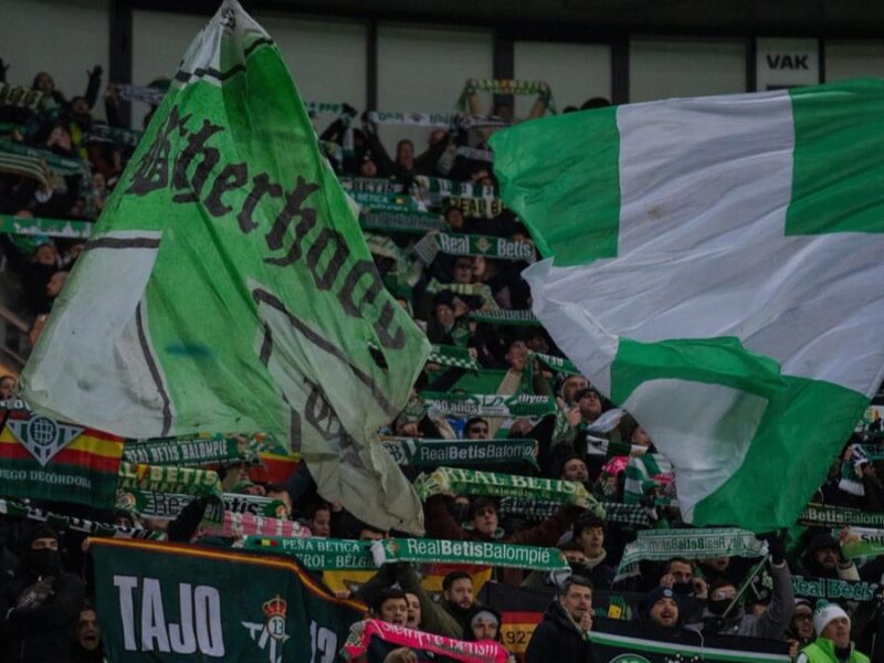 Real Betis - Olympique de Lyon: prueba de fuego ante los líderes